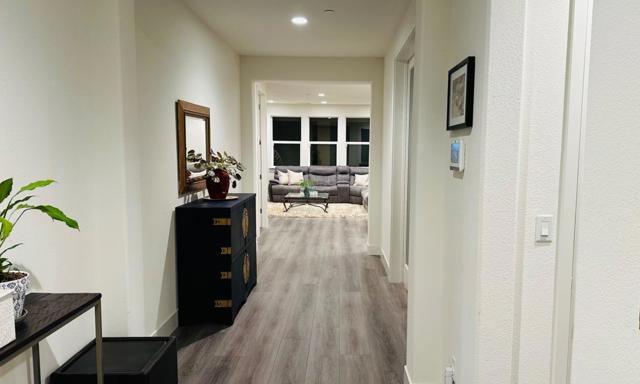 2051 White Oak Drive, Hollister CA: https://media.crmls.org/mediaz/24616973-3271-4311-a561-2a9702f1f819.jpg