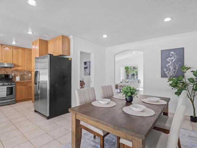 4950 Scarlett Way, San Jose CA: https://media.crmls.org/mediaz/2462590c-7f73-4717-a86a-bd048d0df3ec.jpg