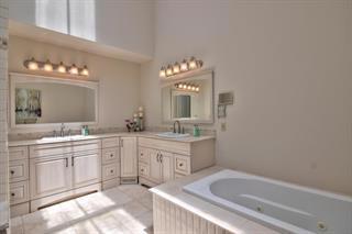 17280 Tamara Lane, Royal Oaks CA: https://media.crmls.org/mediaz/2462fdae-dfcb-4a19-a733-8d60e08f6233.jpg