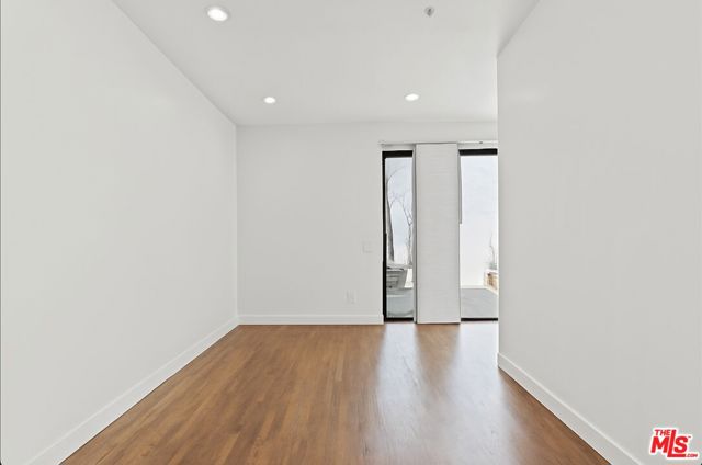 2646 Rinconia Drive, Los Angeles CA: https://media.crmls.org/mediaz/24631059-2c9c-4060-aecf-f38999b884b3.jpg
