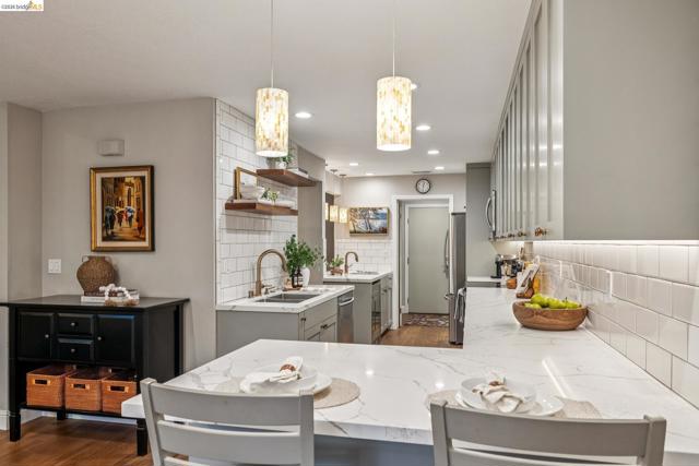 2090 Shady Creek Pl., Danville CA: https://media.crmls.org/mediaz/24632d27-46fb-4382-b515-ee357ede0254.jpg