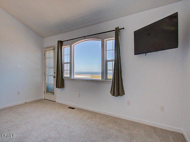 924 Glass Beach Drive, Fort Bragg CA: https://media.crmls.org/mediaz/24633585-27a1-4fe1-b2f0-1d4596ea425d.jpg