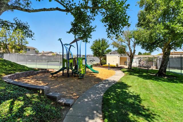 9 Lilly Lane, San Carlos CA: https://media.crmls.org/mediaz/24636669-df59-4077-86c5-6ea417ba3ade.jpg