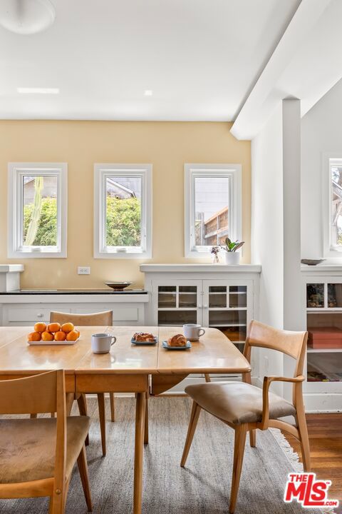 2310 Glencoe Avenue, Venice CA: https://media.crmls.org/mediaz/24641660-eebd-4f9c-b8c2-2cea4c0a44e7.jpg