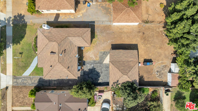 818 N Brand Boulevard, San Fernando CA: https://media.crmls.org/mediaz/24642cf5-99a5-40e9-8d91-242e2d587b5d.jpg