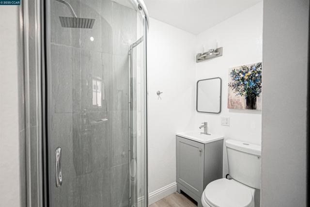 767 47Th St, Oakland CA: https://media.crmls.org/mediaz/2464d831-defb-4db3-8176-b874c7d09b0c.jpg