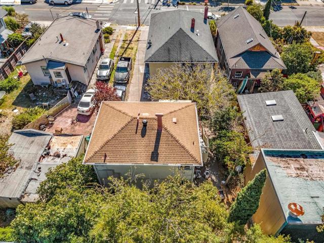 1028 61St St, Oakland, California 94608, ,Multi-Family,For Sale,61St St,41076790