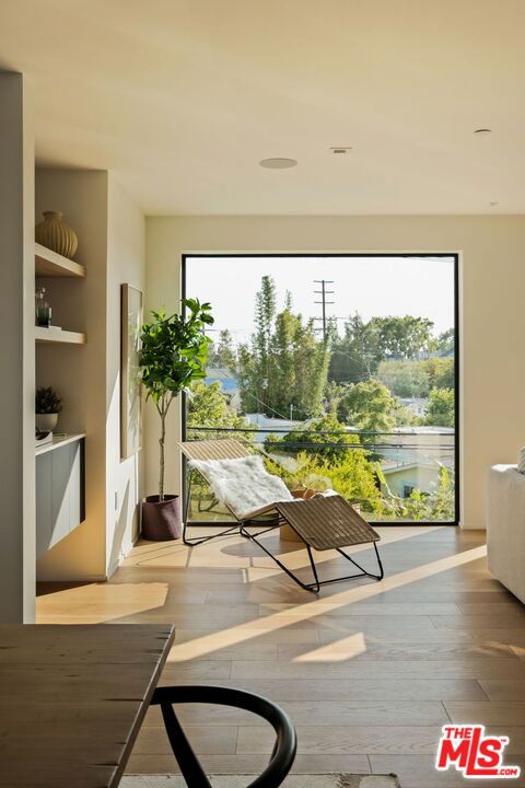 1900 Penmar Avenue, Venice CA: https://media.crmls.org/mediaz/246526fd-ad3f-4e1c-94cf-e5888cd59a5d.jpg