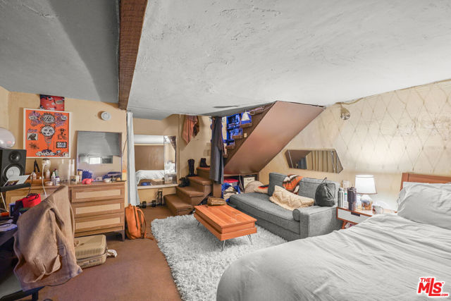 656 Parkman Avenue, Los Angeles CA: https://media.crmls.org/mediaz/24652f2b-743a-41a7-96fe-fdb3ab88891e.jpg