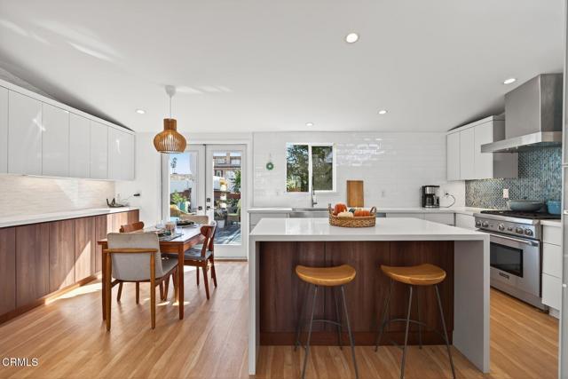 Detail Gallery Image 12 of 40 For 1040 Dover Ln, Ventura,  CA 93001 - 2 Beds | 2 Baths