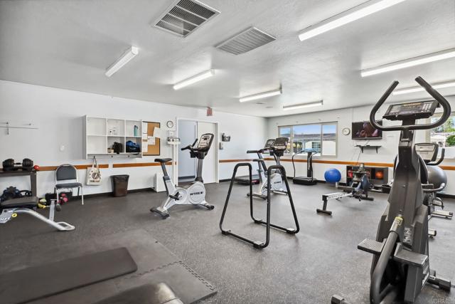 12434 Meandro Rd, San Diego CA: https://media.crmls.org/mediaz/2465b5a1-92c6-4ce4-84d8-f9170e68ec65.jpg