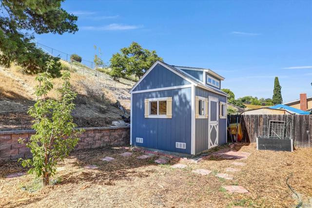 9684 LUTHERAN WAY, Santee CA: https://media.crmls.org/mediaz/2465d890-5044-4386-b667-91d37c378c36.jpg