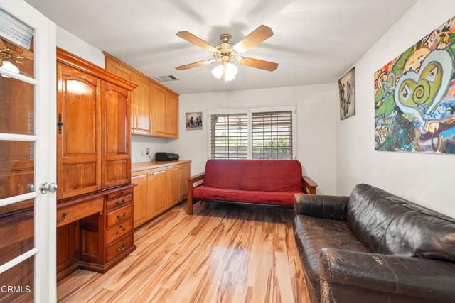 4850 N Moorpark Road, Thousand Oaks CA: https://media.crmls.org/mediaz/246693db-cce1-4d17-8b91-f0f280628607.jpg