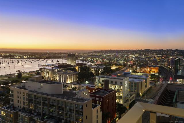 1388 Kettner Blvd, San Diego CA: https://media.crmls.org/mediaz/2466b42f-16b9-44e1-b209-a9cf959bf56a.jpg