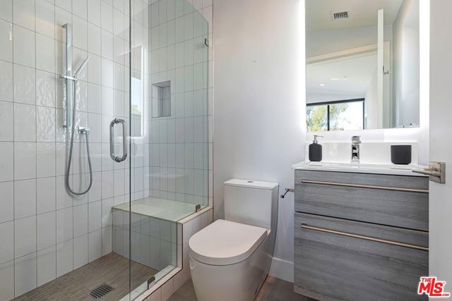 489 S Willaman Drive, Los Angeles CA: https://media.crmls.org/mediaz/246707dd-ff71-4653-a315-c3e550df9281.jpg