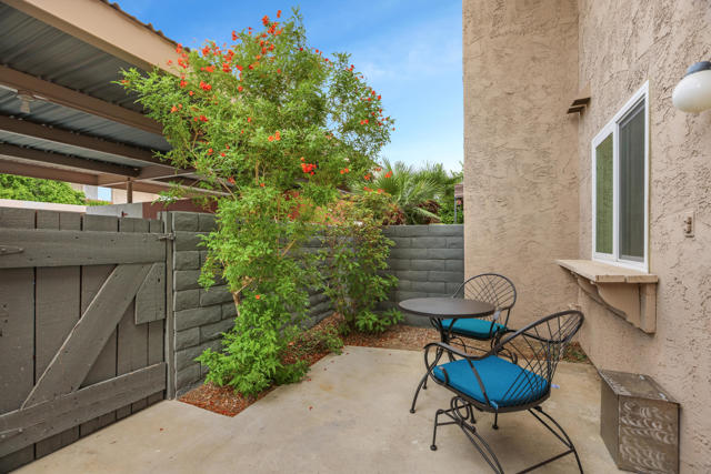 2274 N Indian Canyon Drive, Palm Springs CA: https://media.crmls.org/mediaz/24671f66-5907-4a0f-9985-734c0912d0e7.jpg