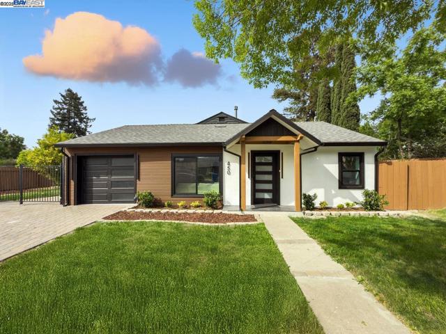 450 Lancaster Way, Redwood City CA: https://media.crmls.org/mediaz/2467eded-343a-484a-b8e4-b3e722ea0947.jpg