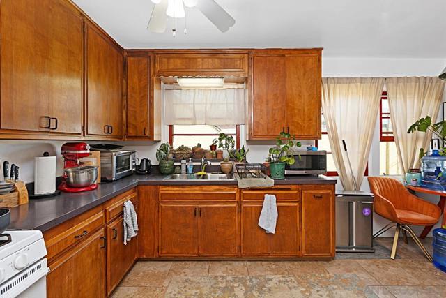 3483 3485 Olive Street, San Diego CA: https://media.crmls.org/mediaz/2468224a-bb91-4be0-bd1e-f1d80eb78cae.jpg