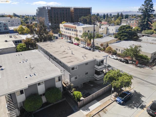 1929 California, Berkeley CA: https://media.crmls.org/mediaz/24682808-fc78-4f0e-8700-028b36693003.jpg