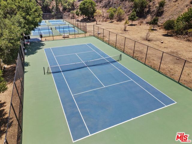 6236 Trancas Canyon Road, Malibu CA: https://media.crmls.org/mediaz/2468e75c-eec6-4541-a675-bf8c5eb50e71.jpg