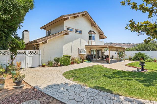 2807 Carlton Way, Fallbrook CA: https://media.crmls.org/mediaz/2469dc9f-2356-490a-a953-c8443f8b3d7c.jpg