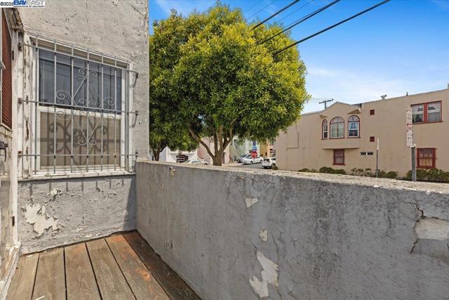 40 Acton St, Daly City CA: https://media.crmls.org/mediaz/246a1431-3ef7-472b-bb20-a782f4d3f5f5.jpg