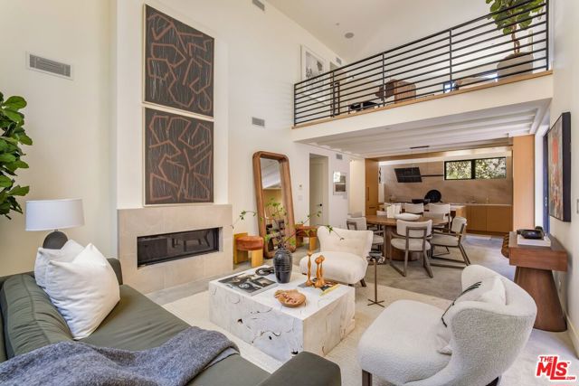 919 1/2 Hilldale Avenue, West Hollywood CA: https://media.crmls.org/mediaz/246a38d7-d209-4fd8-b51f-85418aa18476.jpg