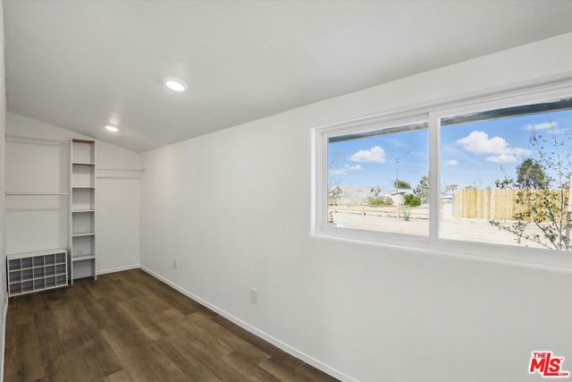 6391 Ruth Drive, Yucca Valley CA: https://media.crmls.org/mediaz/246b886e-e3c7-4365-979a-f8f5037f6ce7.jpg