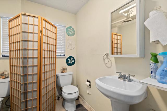 1819 Carleton Street, Berkeley CA: https://media.crmls.org/mediaz/246d98f0-e4f1-4721-808a-566d99664713.jpg