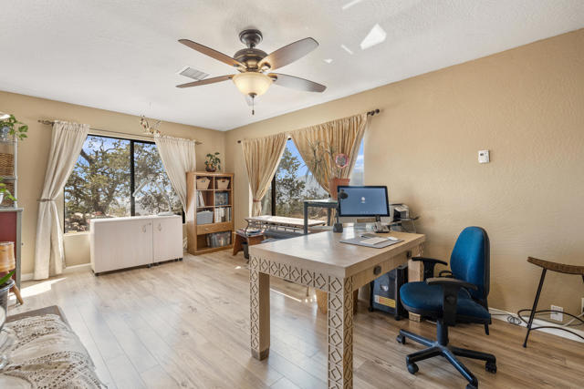 70770 S View Drive, Mountain Center CA: https://media.crmls.org/mediaz/246e6c31-4791-4a33-bc17-7d94eb52820a.jpg