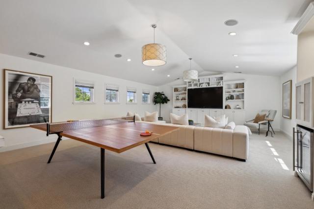 748 Jacaranda Circle, Hillsborough CA: https://media.crmls.org/mediaz/246ef8e3-062d-45aa-9569-8f86dd4c464d.jpg