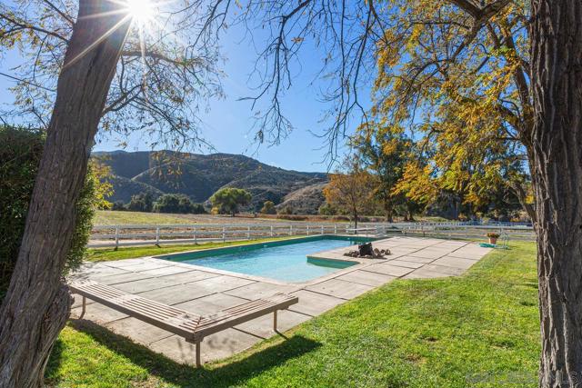 43023 Highway 79, Aguanga CA: https://media.crmls.org/mediaz/246f455e-36f0-41b2-913b-fd420f607f23.jpg