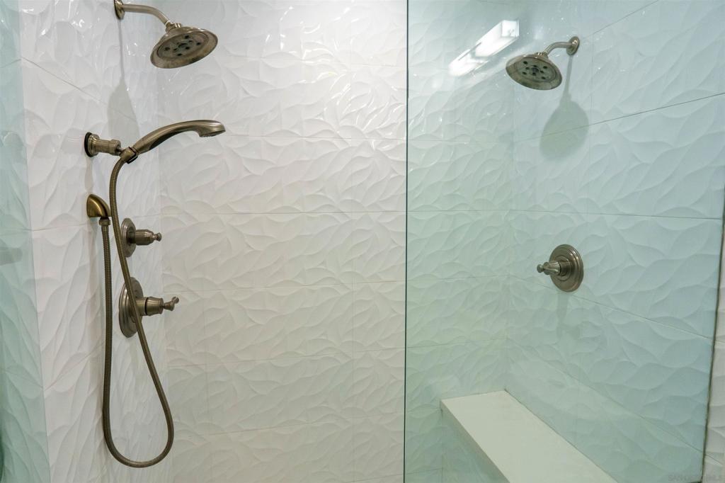 MLS #250018206SD img 21