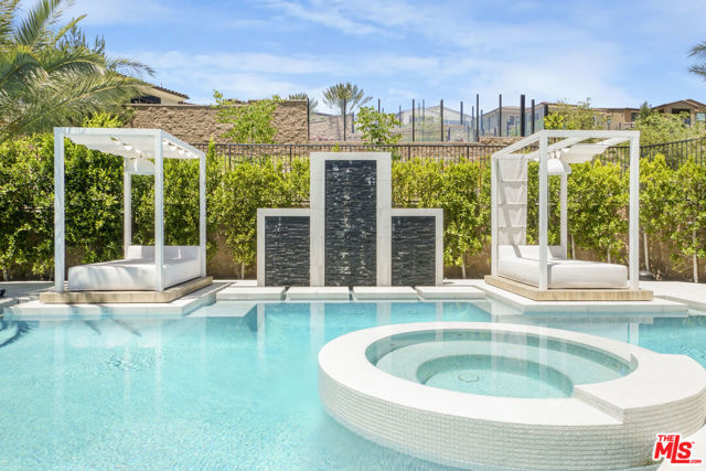 20472 W Windsor Lane, Porter Ranch CA: https://media.crmls.org/mediaz/246fa0b4-4440-4d8a-92f0-6451bf27e060.jpg