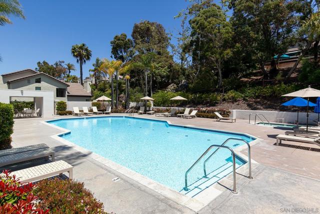 6317 CAMINITO DEL PASTEL, San Diego CA: https://media.crmls.org/mediaz/247008ec-6786-4379-815c-ef648f27fb9f.jpg