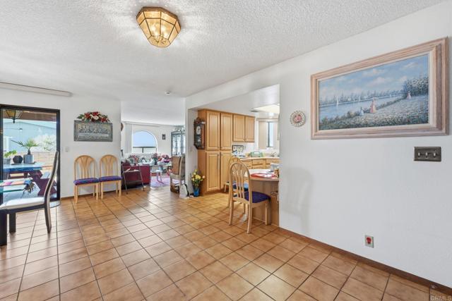 Detail Gallery Image 7 of 48 For 634 via Santa Cruz, Vista,  CA 92081 - 2 Beds | 2 Baths