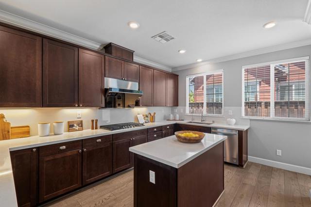34104 Spur Way, Fremont CA: https://media.crmls.org/mediaz/2470a8f1-460c-45d7-bad9-163f05d2e09f.jpg