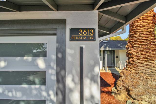 3613 perada dr, Walnut Creek CA: https://media.crmls.org/mediaz/2470b5e9-197a-477d-aaf2-a577578b70f6.jpg