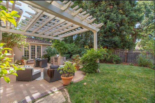 158 Seminary Drive, Menlo Park CA: https://media.crmls.org/mediaz/24719820-e7a6-4bfa-bd57-60492698eb77.jpg