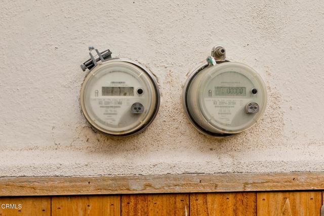 426 W Arbor Vitae Street, Inglewood CA: https://media.crmls.org/mediaz/247249f9-6409-40b9-a789-5b3462431e2a.jpg