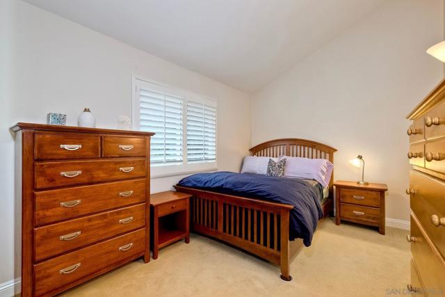 Image 30 of 44 For 10670 Canyon Lake Dr