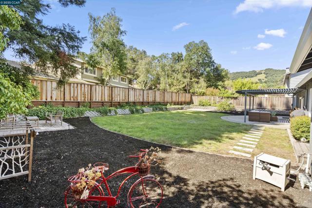 109 Baldwin Dr, Danville CA: https://media.crmls.org/mediaz/2472b38c-fe27-474c-85c9-ce43fc0c4fea.jpg
