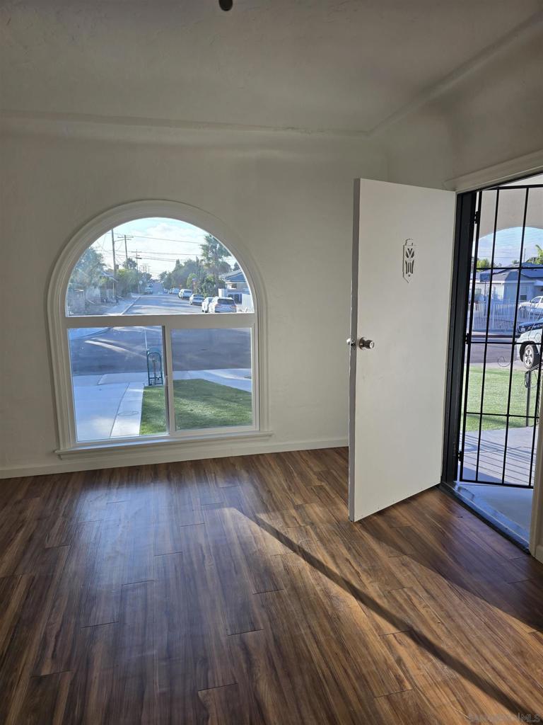 4527 Esther Street - photo 2
