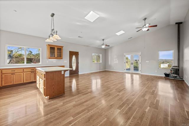15636 Sage Hill Drive, Ramona CA: https://media.crmls.org/mediaz/2473f46c-bbb4-48a3-b534-5a09712ab2a3.jpg
