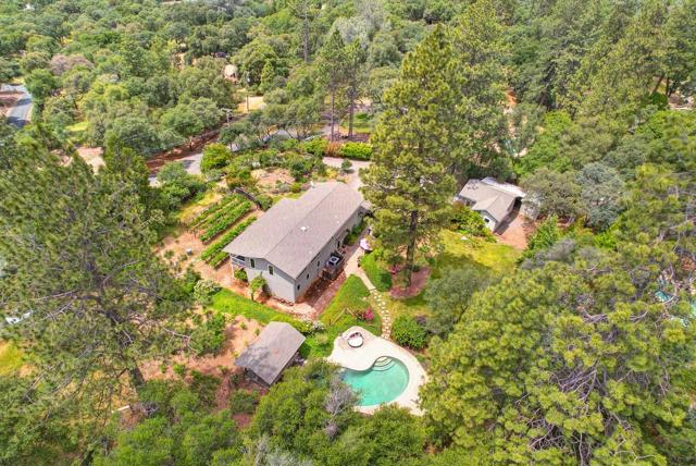 2640 Gayle Lane, Auburn CA: https://media.crmls.org/mediaz/2473f770-970f-4cc3-954e-8580cba11411.jpg