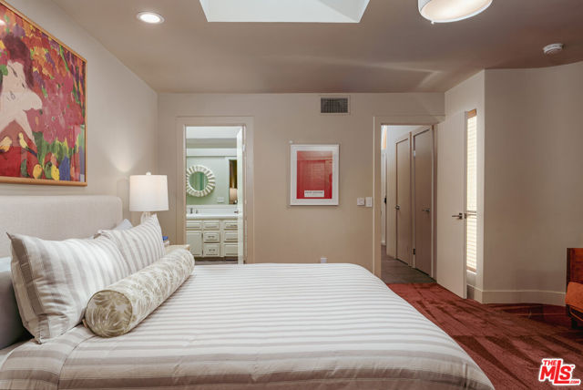 550 N Arquilla Road, Palm Springs CA: https://media.crmls.org/mediaz/24741450-2865-46a8-8add-b7c230cc3b68.jpg