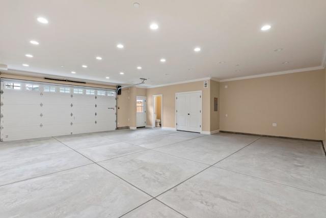 30 16th Avenue, San Mateo CA: https://media.crmls.org/mediaz/247467b0-5b17-4126-997a-b0bcd4cfb0b8.jpg