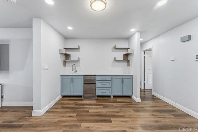 927 Cottonwood Court, Corona CA: https://media.crmls.org/mediaz/24747373-e6e4-46c2-bb8a-e6da5d4d82c3.jpg