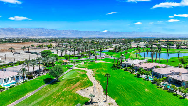 50405 Verano Drive, La Quinta CA: https://media.crmls.org/mediaz/24749de7-36c4-4a35-8fe7-47e388509e8e.jpg