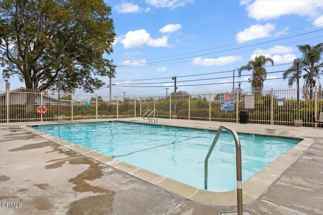 Detail Gallery Image 25 of 28 For 2930 Isle Way #B,  Oxnard,  CA 93035 - 2 Beds | 1/1 Baths
